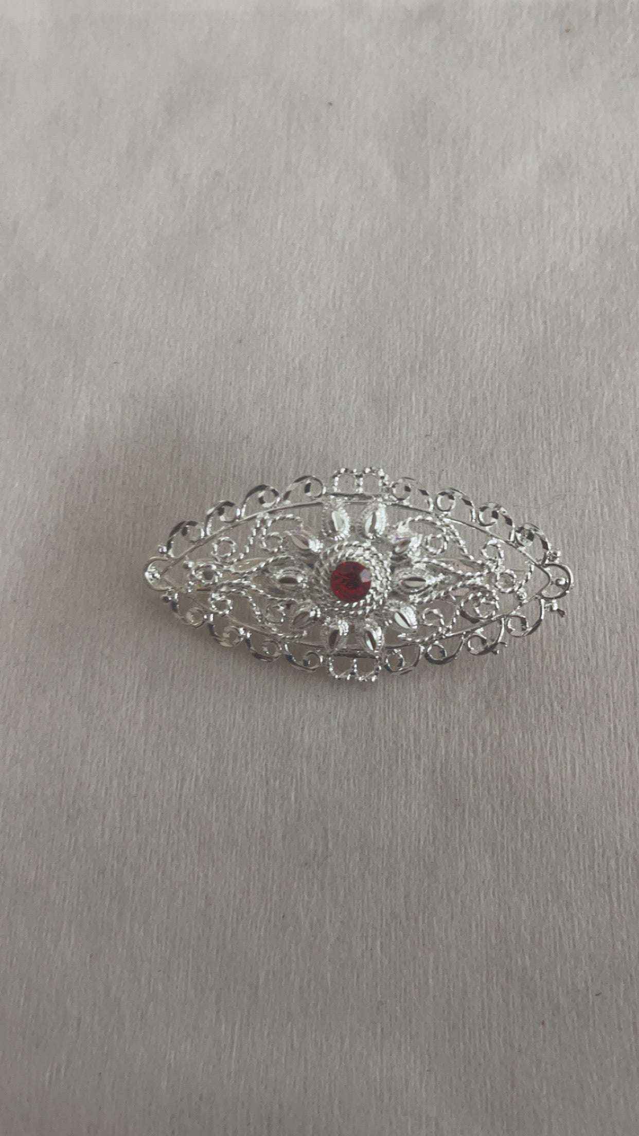 Broches ovale