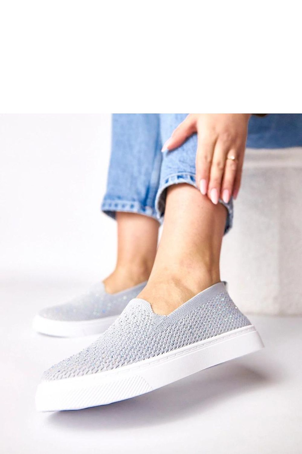 Baskets model 224972 Solea