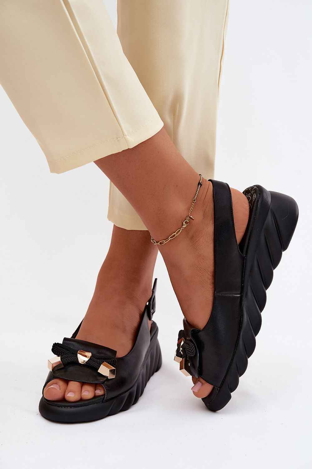 Cothurnes Step in style