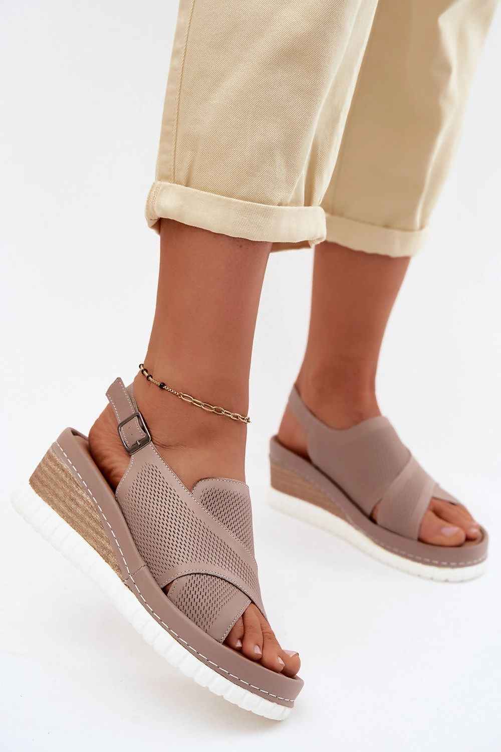 Cothurnes Step in style