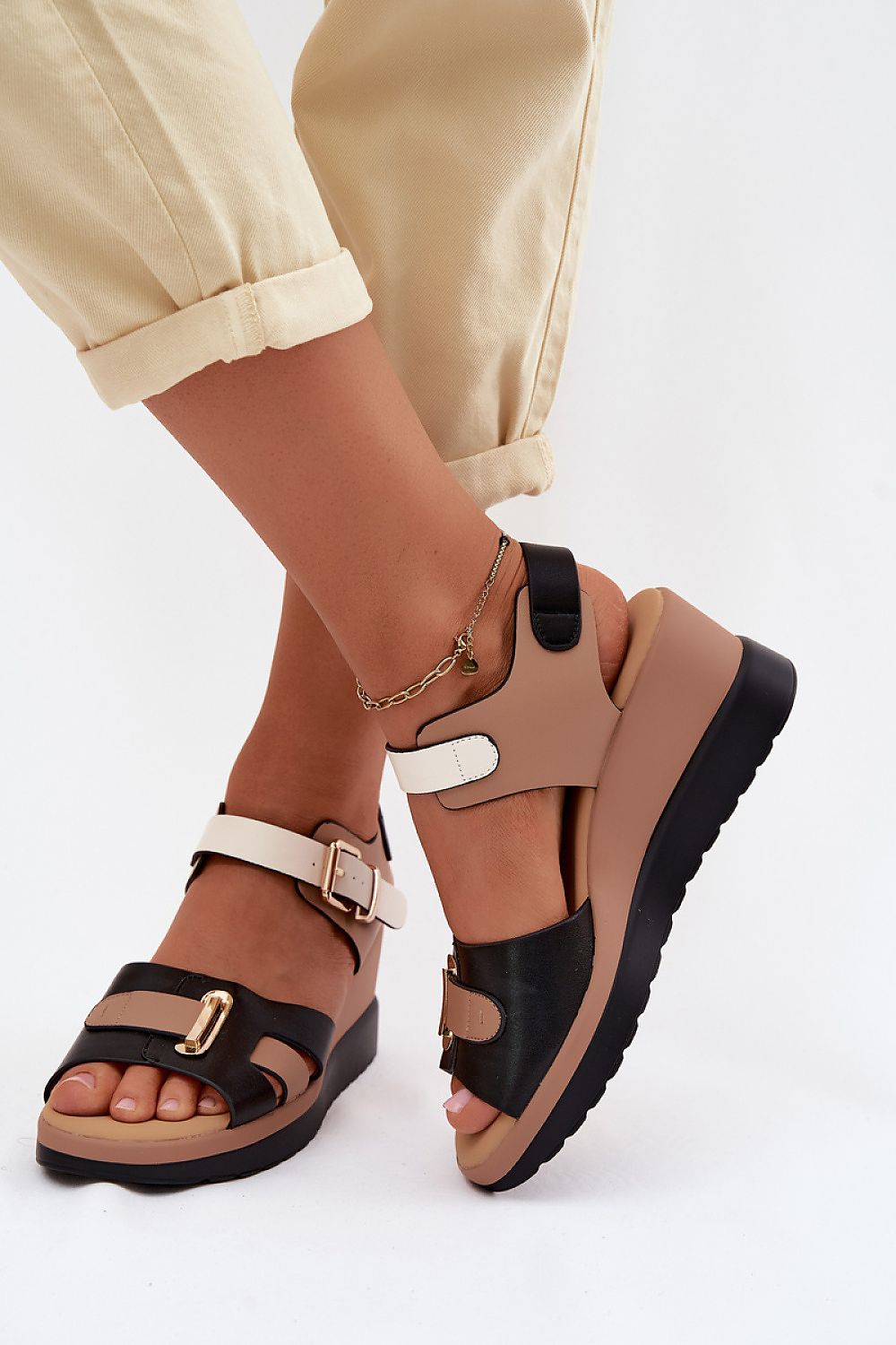 Cothurnes model 228391 Step in style