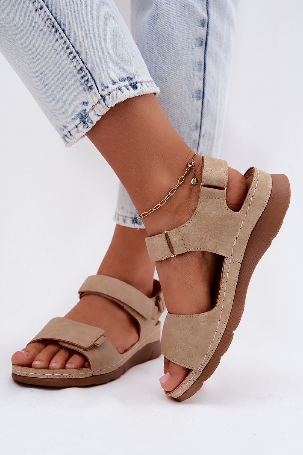 Cothurnes model 228398 Step in style