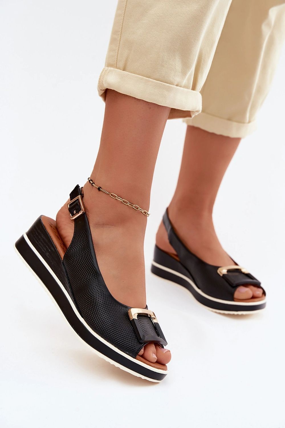 Cothurnes model 228389 Step in style