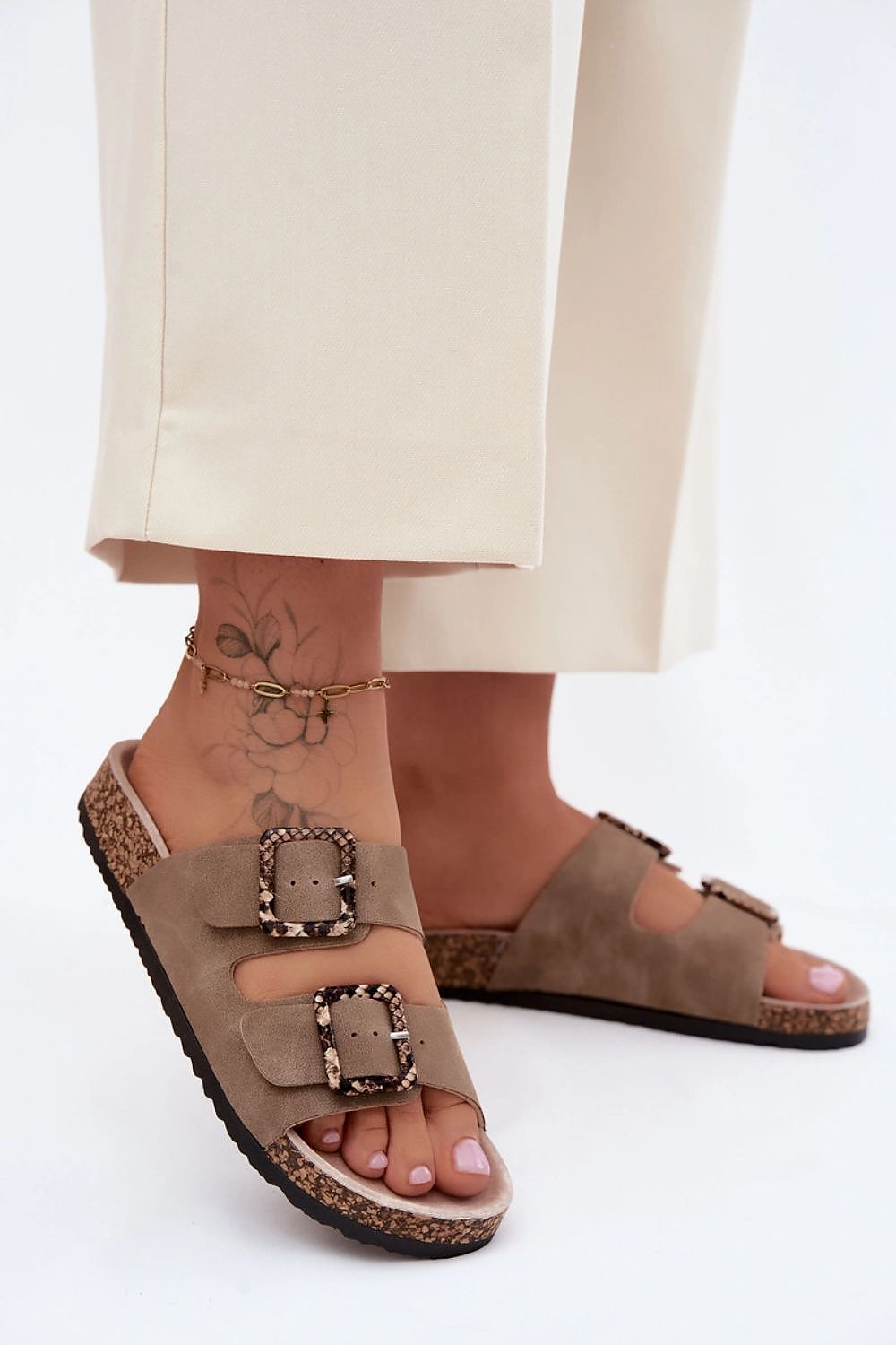 Clacquettes model 228370 Step in style