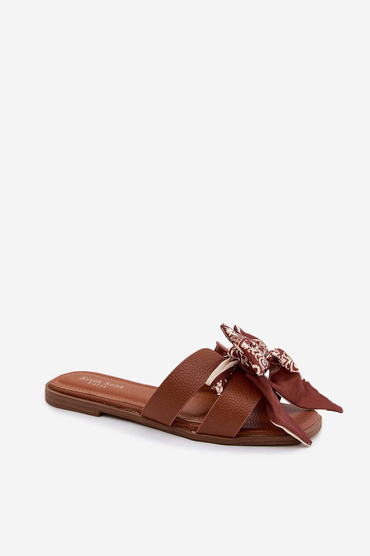 Clacquettes model 228790 Step in style