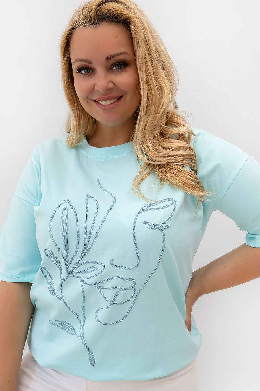 Plus size T-shirt Relevance