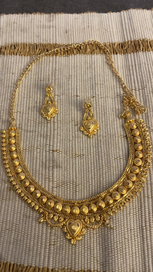Ensemble Collier 6
