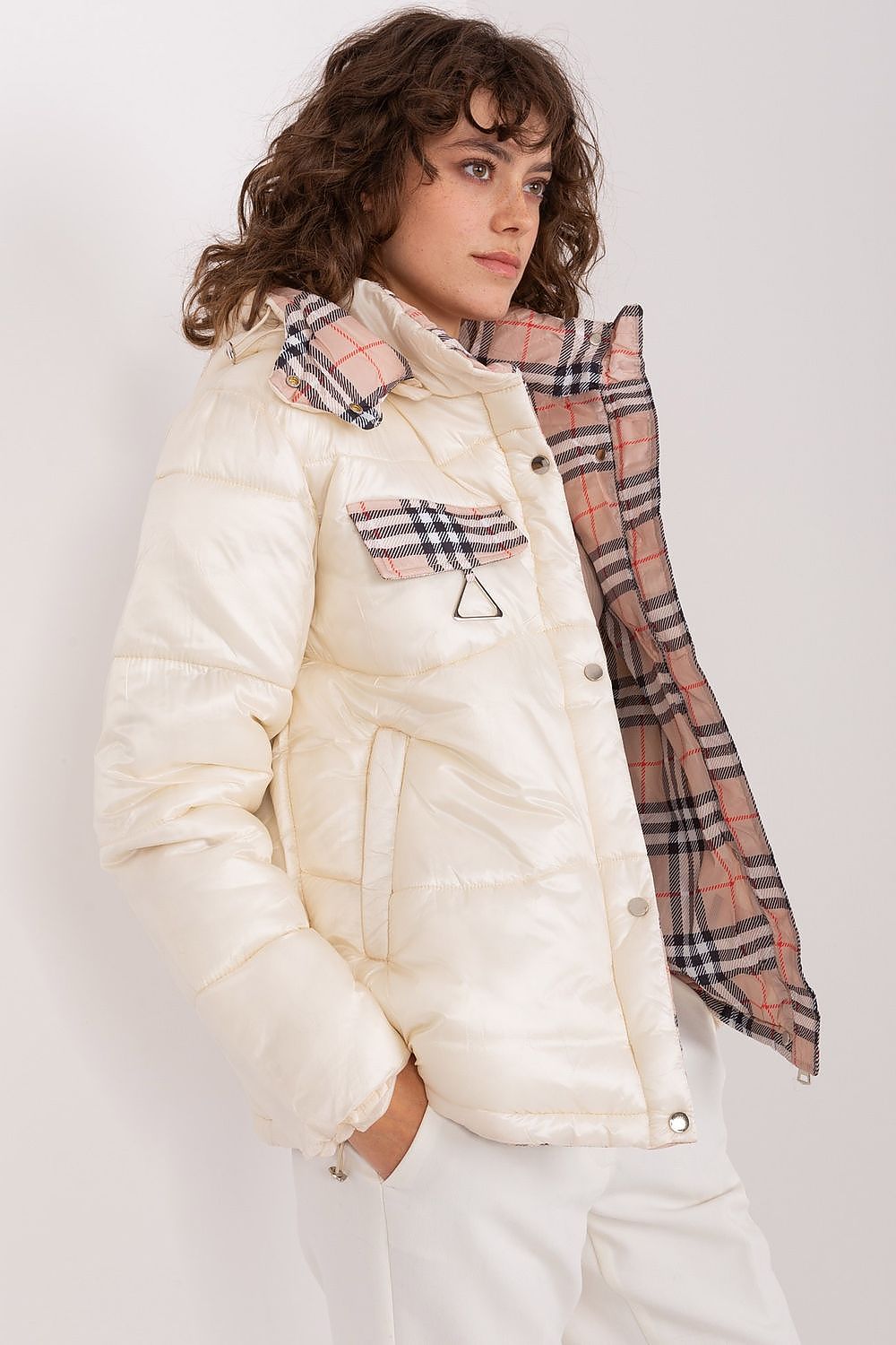  Veste model 190274 Trendy. ING 