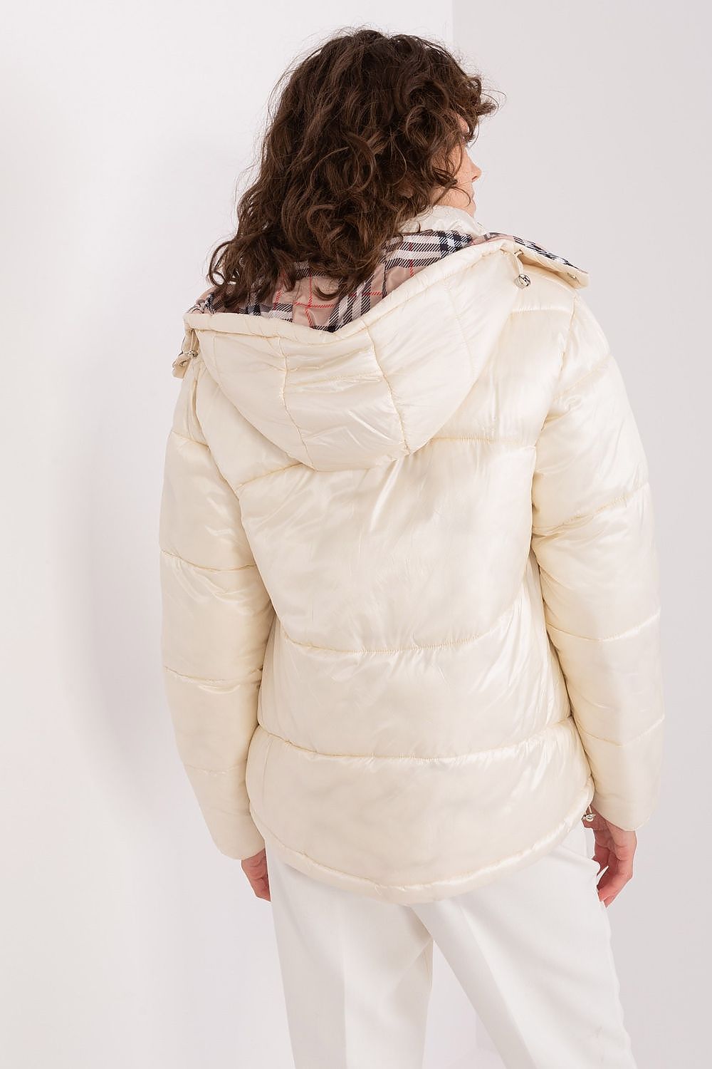  Veste model 190274 Trendy. ING 