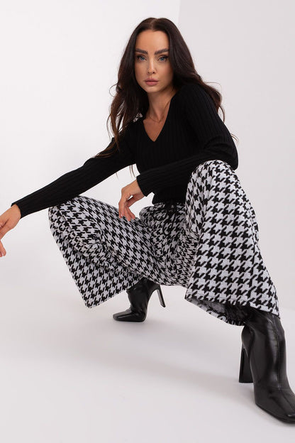  Pantalon femme model 193133 Lakerta 