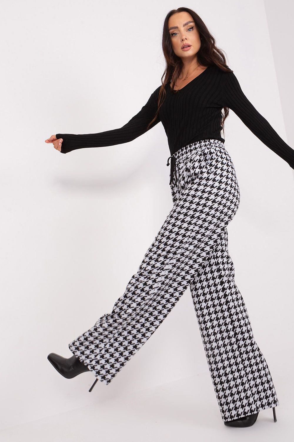  Pantalon femme model 193133 Lakerta 