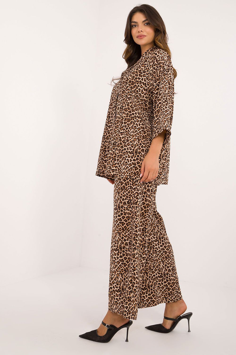  L`ensemble model 200217 Italy Moda 