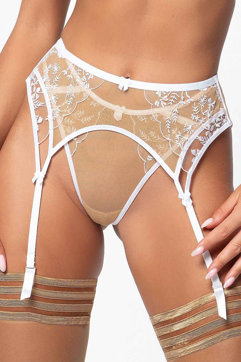 Strings Axami