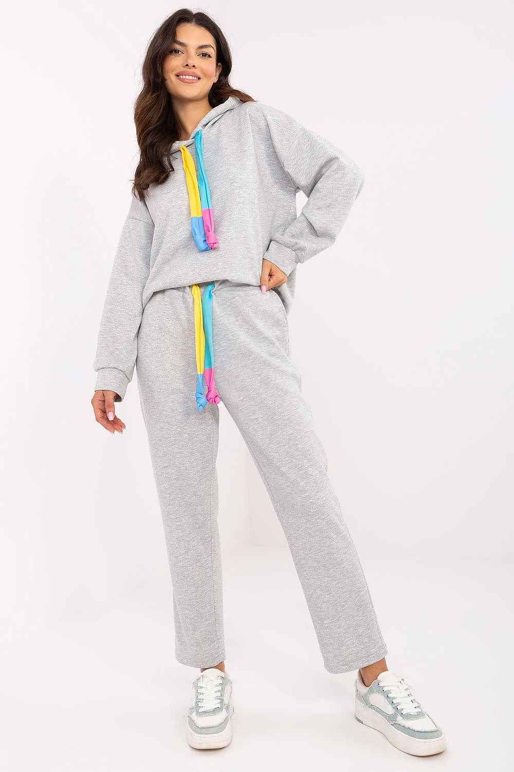 L`ensemble Italy Moda