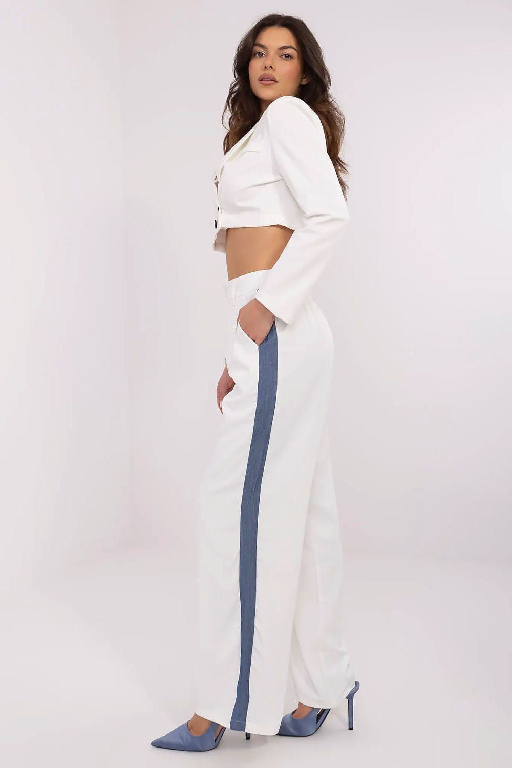  Pantalon femme model 211179 NM 
