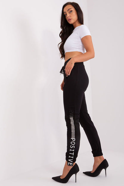  Pantalon survêtement model 211745 Relevance 
