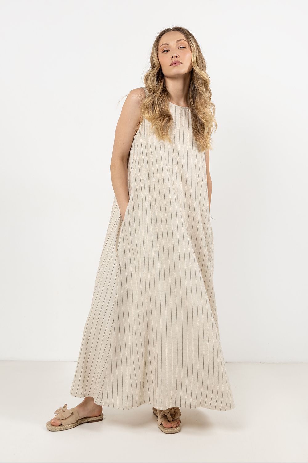  Robe de jour model 212182 awama 