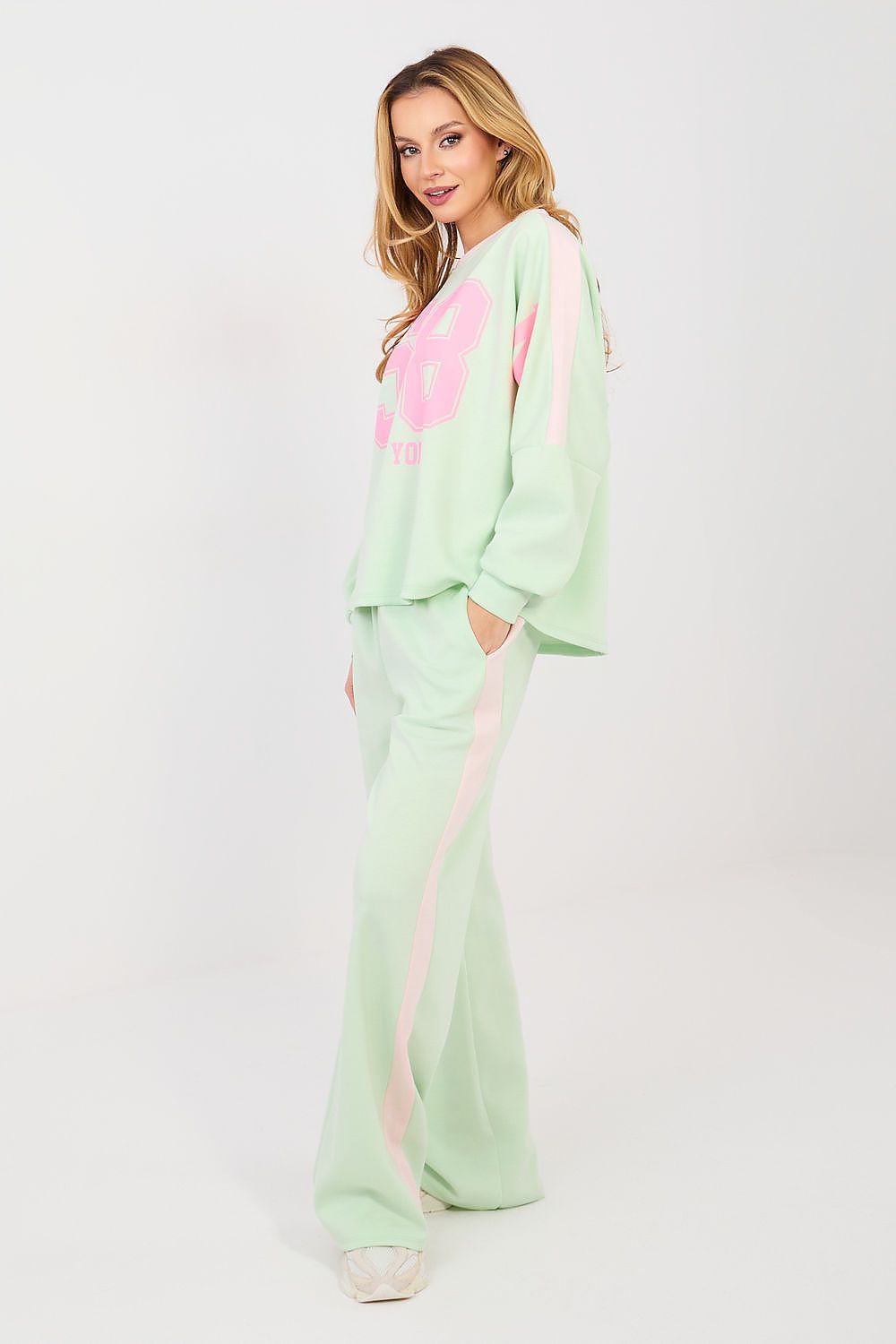  L`ensemble model 223956 Rue Paris 