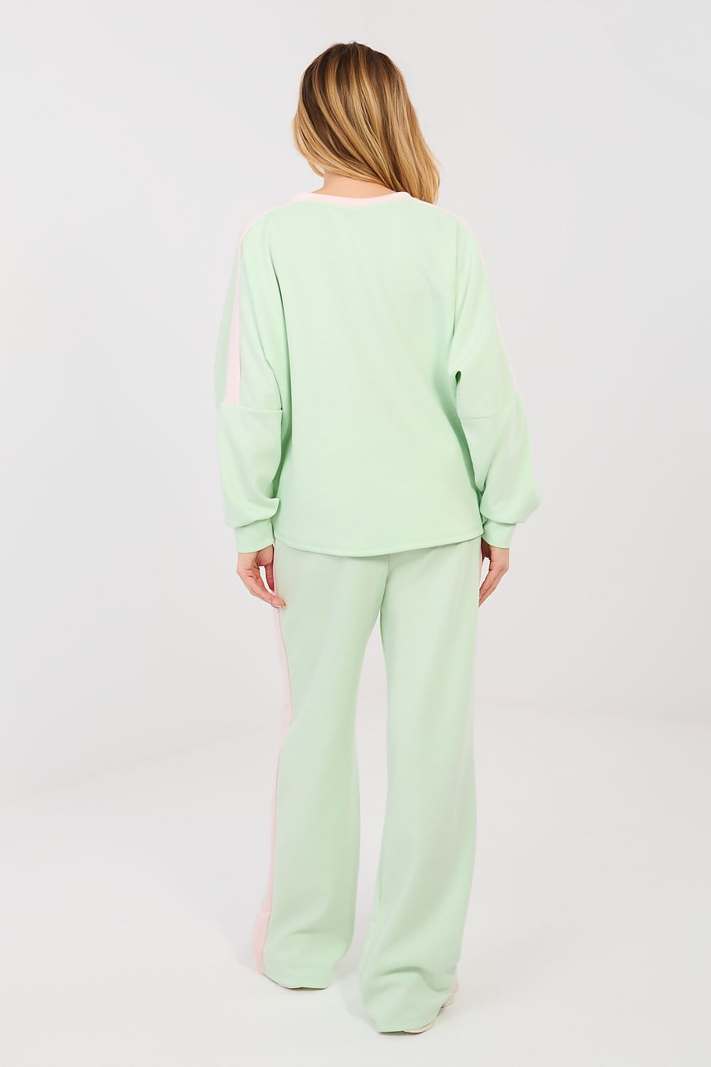 L`ensemble model 223956 Rue Paris 