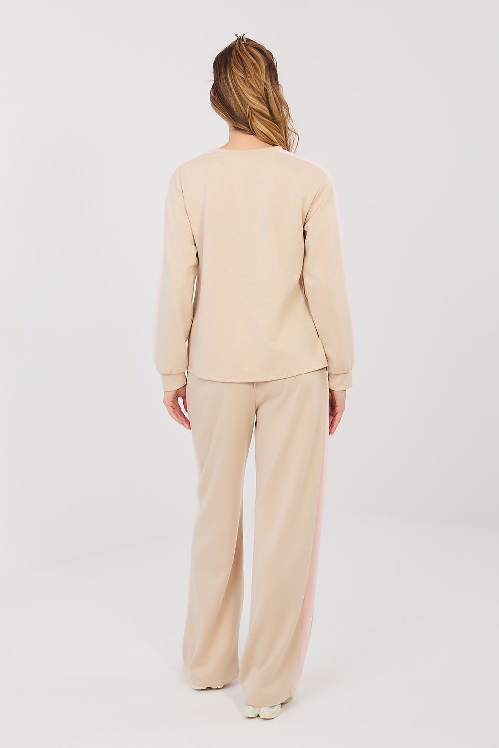  L`ensemble model 224272 Rue Paris 