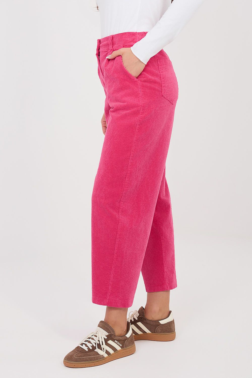  Pantalon en velours côtelé model 225087 Rue Paris 