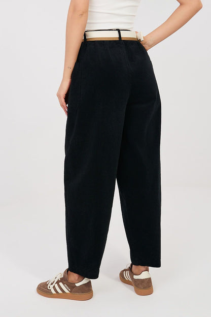  Pantalon en velours côtelé model 225098 Rue Paris 