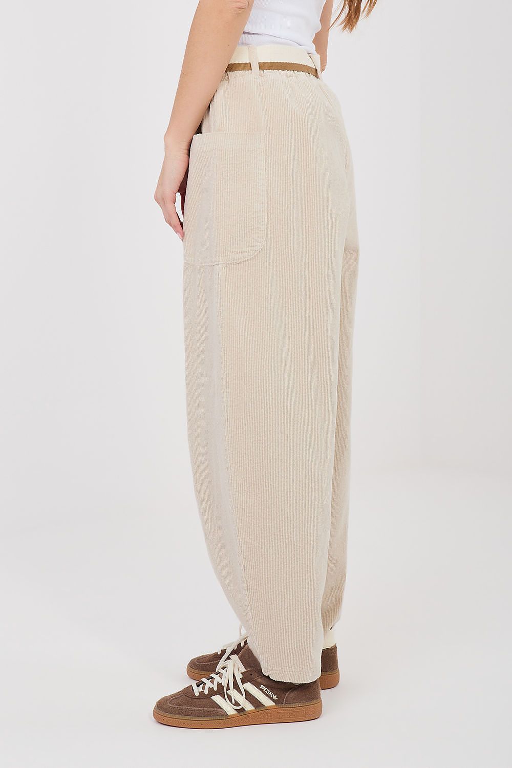  Pantalon en velours côtelé model 225426 Rue Paris 