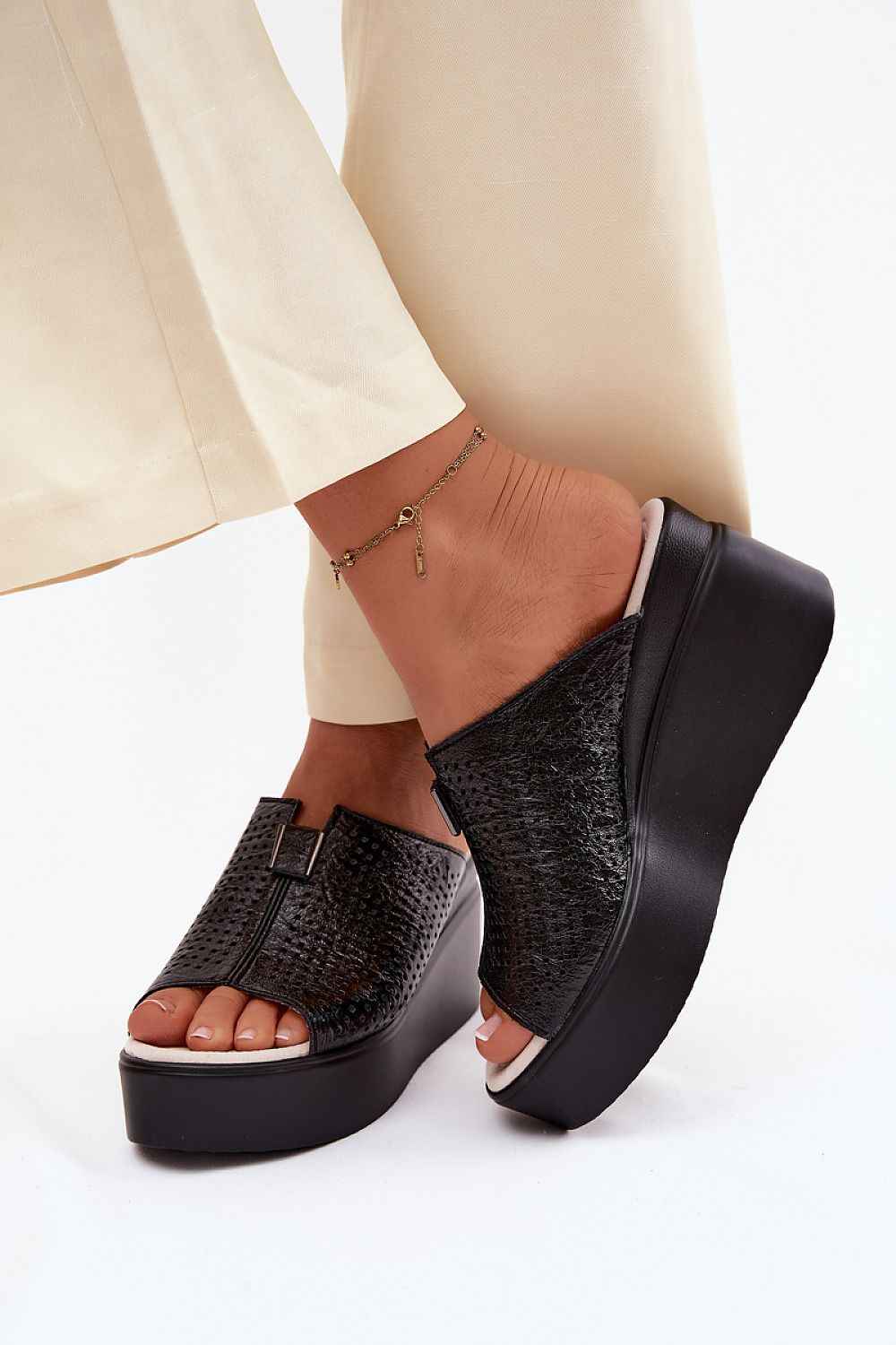Cothurnes Step in style