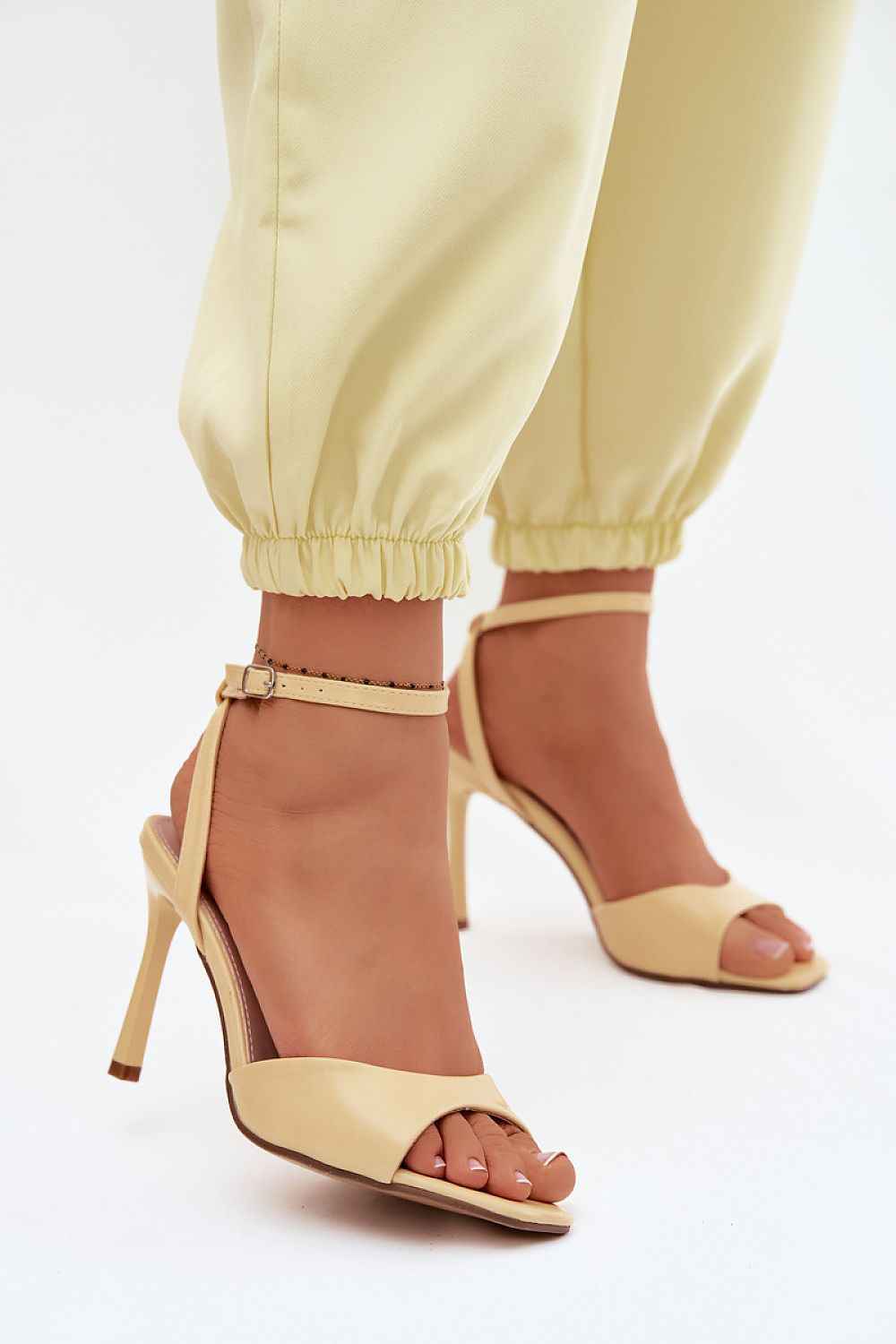 Sandales à talons Step in style