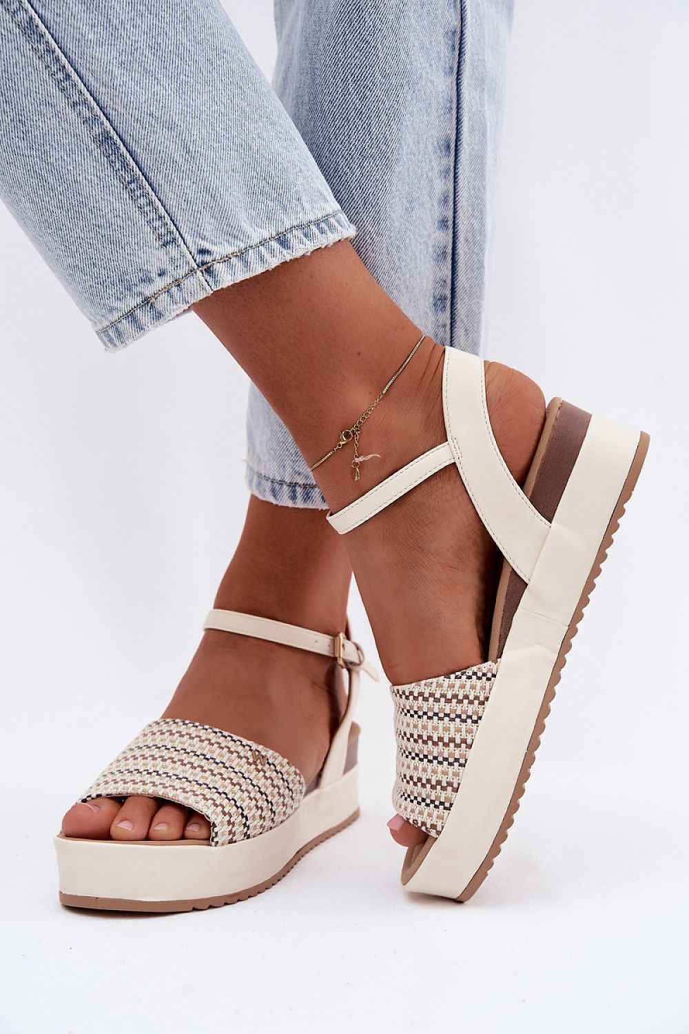 Cothurnes Step in style
