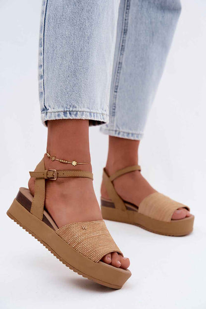 Cothurnes Step in style