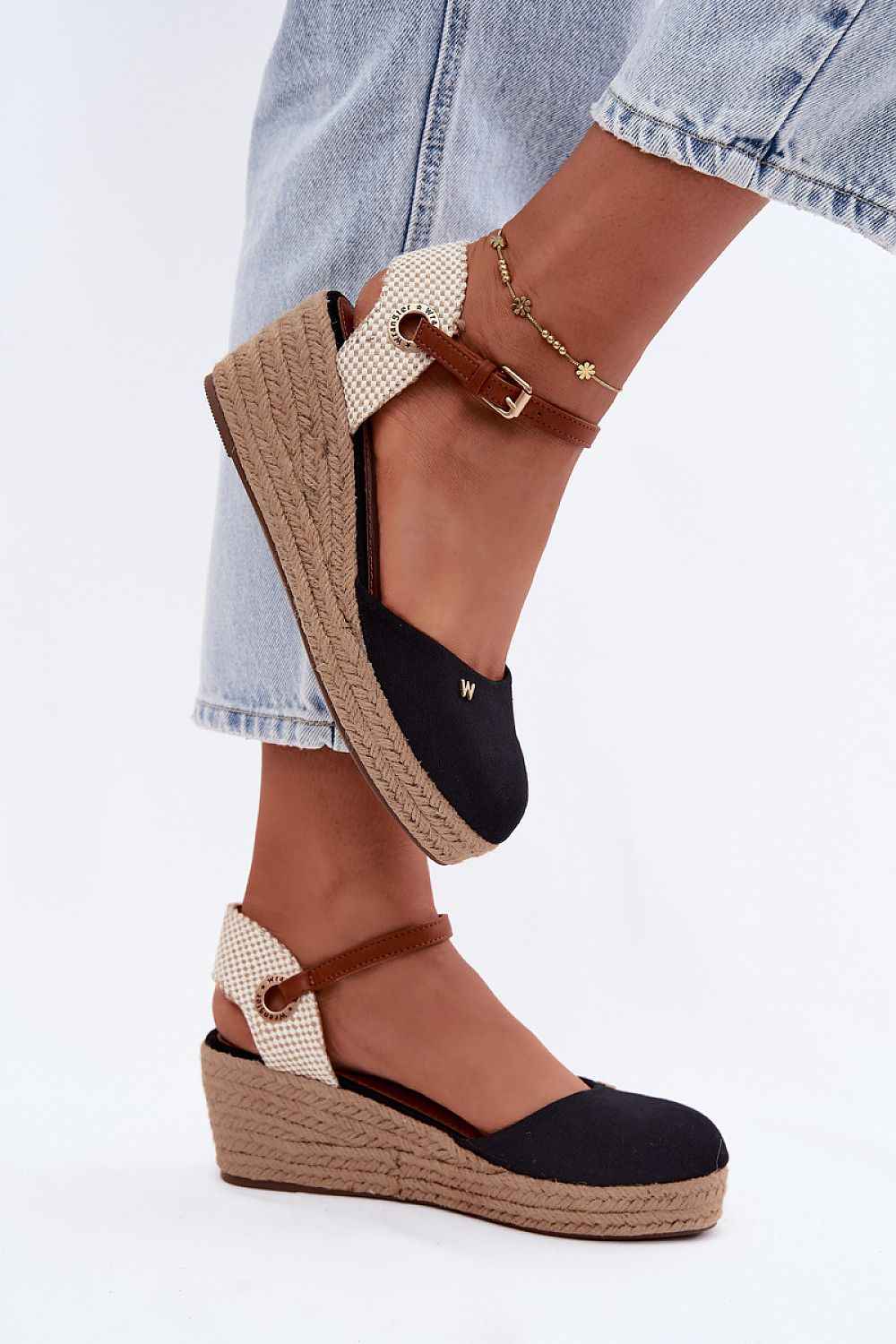 Cothurnes Step in style