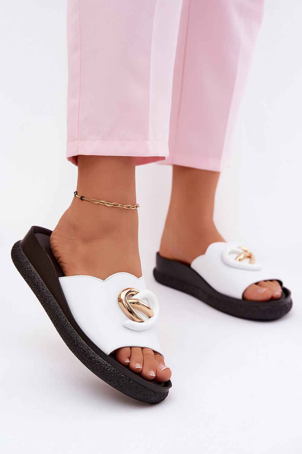 Cothurnes Step in style
