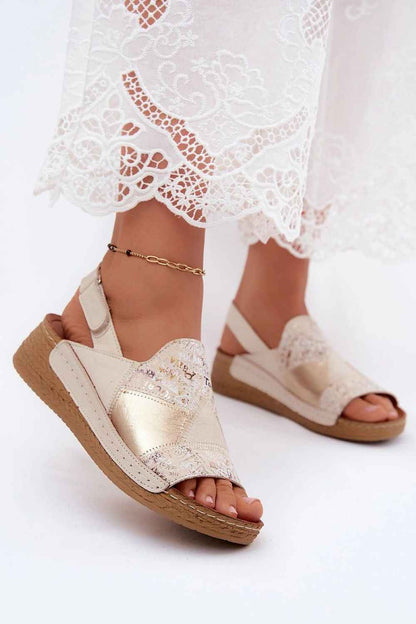 Cothurnes Step in style