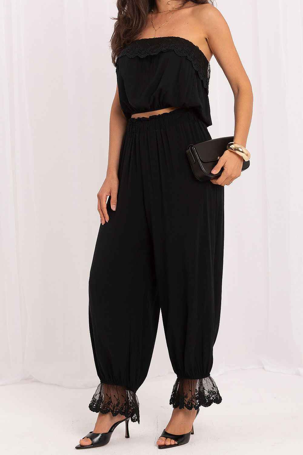 L`ensemble Italy Moda