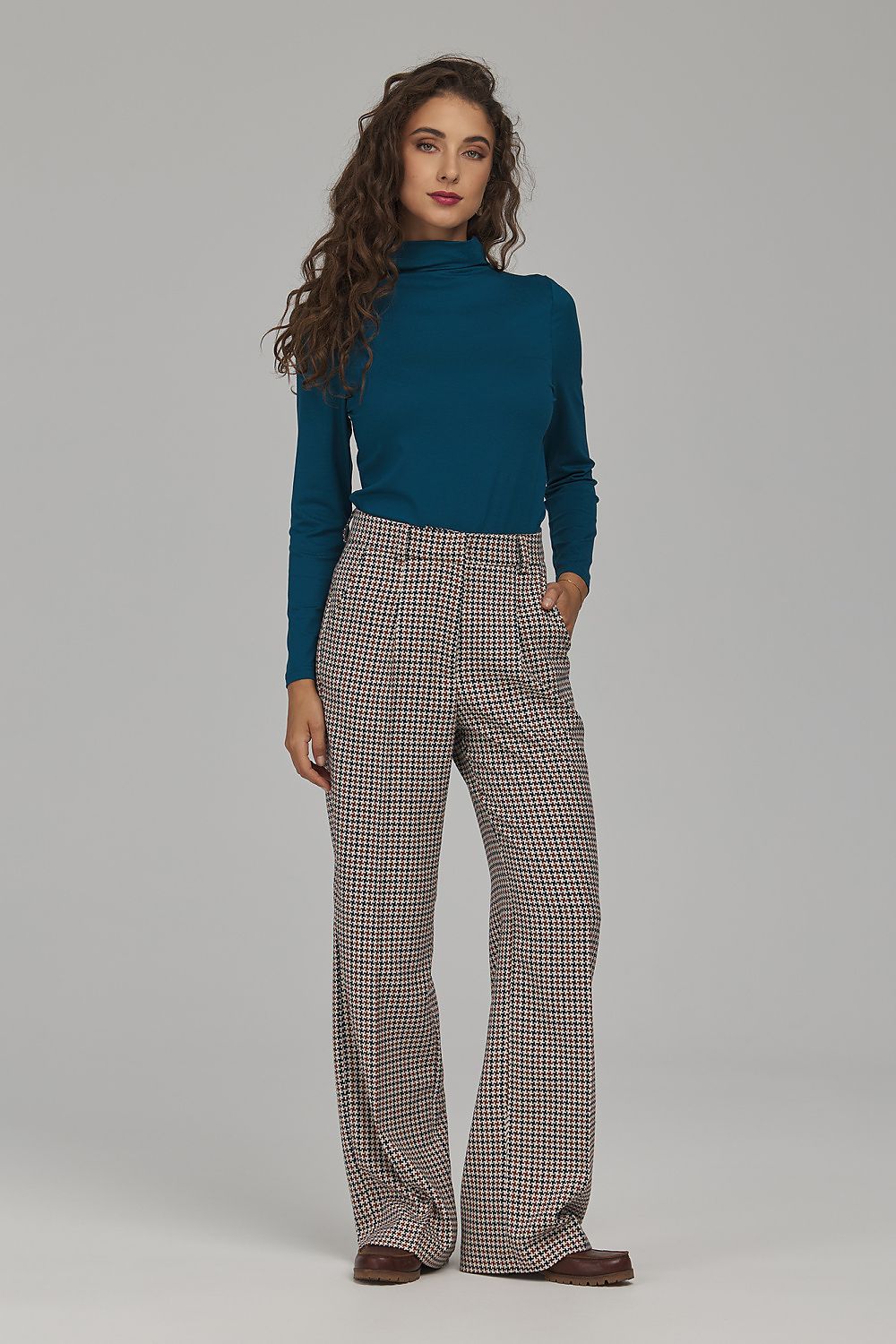  Pantalon femme model 231658 Nife 