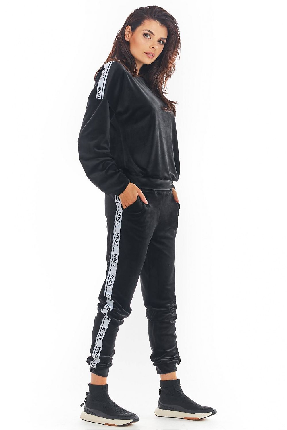  Pantalon survêtement model 149805 awama 