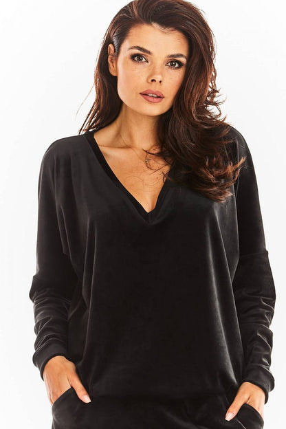  Sweatshirt model 150779 awama 