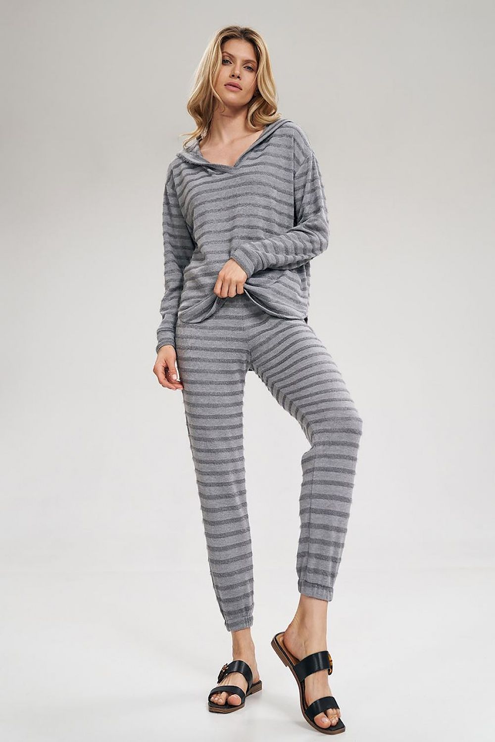  Pantalon survêtement model 162307 Figl 