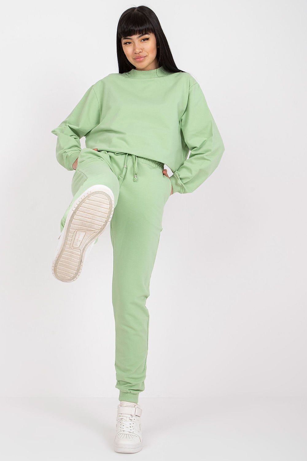  Pantalon survêtement model 167918 BFG 