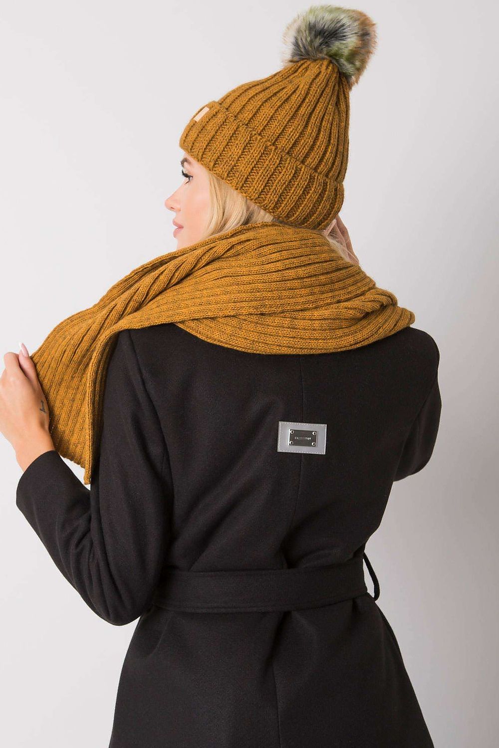  L`ensemble model 171798 Rue Paris 